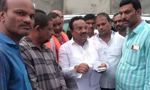 రెబ్బెన వ్యాపారులకు న్యాయం చేస్తాం : ఎంపీ గోడం నగేష్