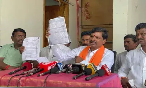 జోగు రామన్న, కంది శ్రీనివాస్ రెడ్డి మ్యాచ్ ఫిక్సింగ్ : బీజేపీ నేతల ఆరోపణ