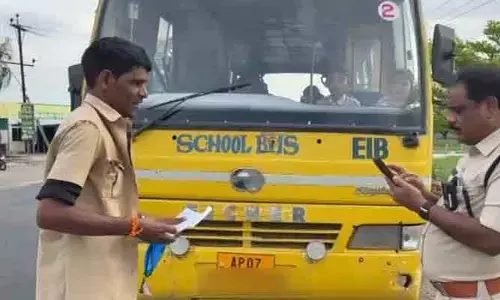 స్కూల్ బస్సులపై ఆర్టీవో కొరడా
