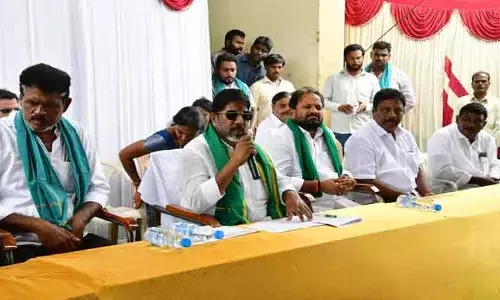 వ్యక్తిగతంగానే జర్నలిస్టులకు ఇండ్ల స్థలాలు