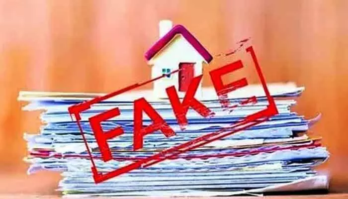 ఫేక్ రిజిస్ట్రేషన్ల దందా.. పీఎస్లో చీటింగ్ కేసులున్నా జాంతానై ఫేక్ రిజిస్ట్రేషన్ల దందా.. పీఎస్లో చీటింగ్ కేసులున్నా జాంతానై