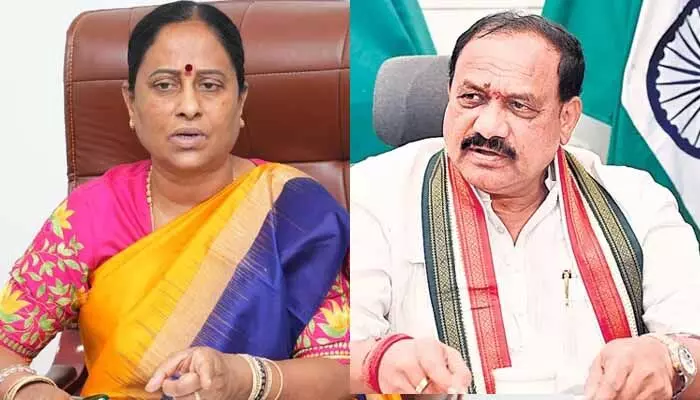 కాంగ్రెస్లో కాకరేపుతున్న ‘వరంగల్’ వార్: PCC చీఫ్ను కలిసిన మంత్రి కొండా సురేఖ కాంగ్రెస్లో కాకరేపుతున్న ‘వరంగల్’ వార్: PCC చీఫ్ను కలిసిన మంత్రి కొండా సురేఖ