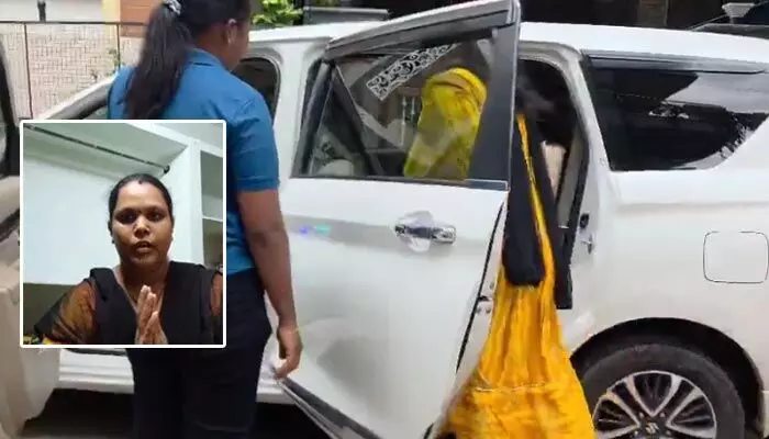 ప్రశ్న రావణ్ ఇంట్లో సోదాలు.. భార్యను అదుపులోకి తీసుకున్న గన్నవరం పోలీసులు! ప్రశ్న రావణ్ ఇంట్లో సోదాలు.. భార్యను అదుపులోకి తీసుకున్న గన్నవరం పోలీసులు!