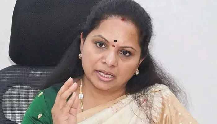 ఆంబోతులు.. అడ్డగాడిదల్లా అడ్డుకుంటారా?.. కేటీఆర్, హరీశ్ రావుపై కవిత ఘాటు విమర్శలు