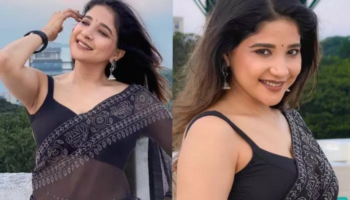 పలుచటి చీరలో గ్లామర్ మెరుపులు మెరిపించిన సాక్షి అగర్వాల్ పలుచటి చీరలో గ్లామర్ మెరుపులు మెరిపించిన సాక్షి అగర్వాల్