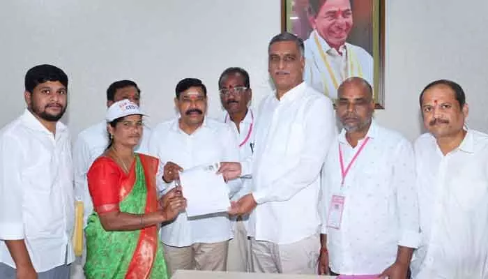 ఎస్ఐఆర్ ప్రక్రియలో ప్రజలందరూ భాగస్వామ్యం కావాలి: మాజీ మంత్రి తన్నీరు హరీశ్ రావు ఎస్ఐఆర్ ప్రక్రియలో ప్రజలందరూ భాగస్వామ్యం కావాలి: మాజీ మంత్రి తన్నీరు హరీశ్ రావు