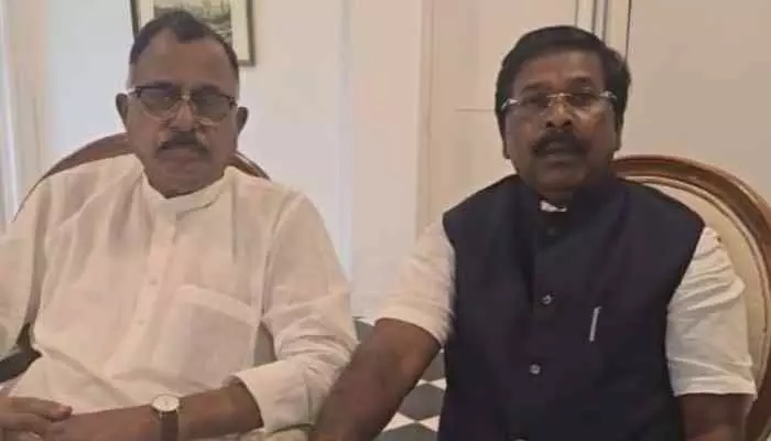 గురుకుల విద్యార్థుల ఫుడ్ పాయిజన్ పై ఆరా తీసిన ఎమ్మెల్యే, ఎంపీ గురుకుల విద్యార్థుల ఫుడ్ పాయిజన్ పై ఆరా తీసిన ఎమ్మెల్యే, ఎంపీ