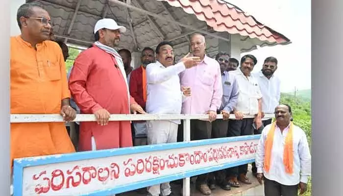 ఖైరిగూడ ఓసీని సందర్శించిన ఎంపీ, ఎమ్మెల్యే ఖైరిగూడ ఓసీని సందర్శించిన ఎంపీ, ఎమ్మెల్యే