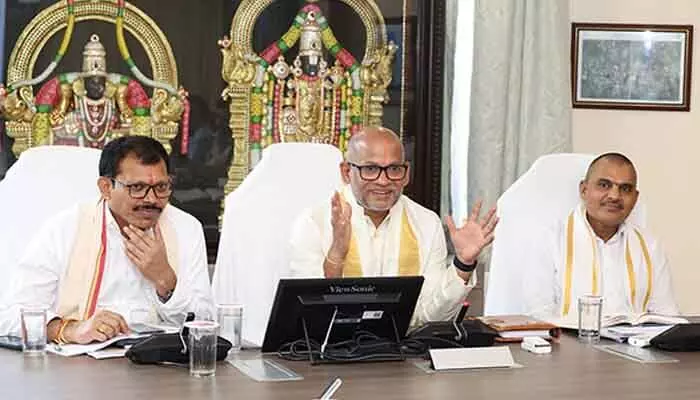 శ్రీవారి సాలకట్ల బ్రహ్మోత్సవాలు.. వీఐపీ బ్రేక్ సహా వీరికి దర్శనాలు రద్దు శ్రీవారి సాలకట్ల బ్రహ్మోత్సవాలు.. వీఐపీ బ్రేక్ సహా వీరికి దర్శనాలు రద్దు