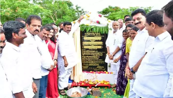 గ్రామాల అభివృద్ధే ప్రభుత్వ ధ్యేయం.. గ్రామాల అభివృద్ధే ప్రభుత్వ ధ్యేయం..