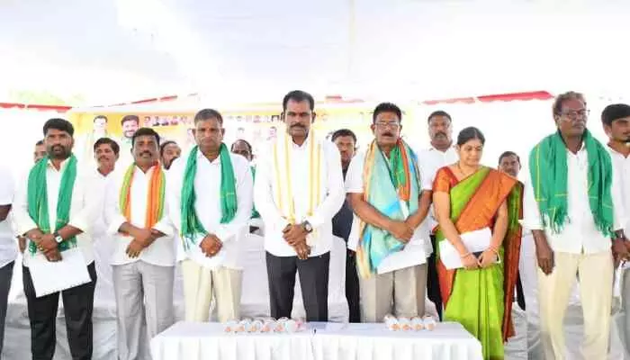 25 ఏళ్ల రైతుల కల నెరవేర్చాం - తూడి మేఘా రెడ్డి 25 ఏళ్ల రైతుల కల నెరవేర్చాం - తూడి మేఘా రెడ్డి