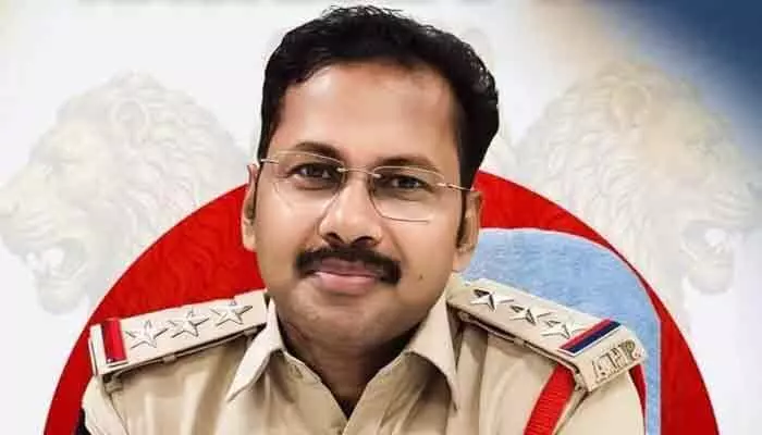 సుప్రీంకోర్టుకు సిట్.. రోజుకో మలుపు తిరుగుతున్న నాగరాజు కస్టడీ సుప్రీంకోర్టుకు సిట్.. రోజుకో మలుపు తిరుగుతున్న నాగరాజు కస్టడీ