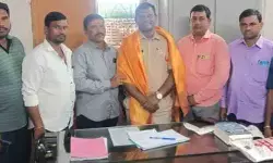చిలుకూరు ఎస్‌ఐకు విలేకరుల ఘన స్వాగతం