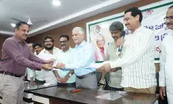 వృత్తి గౌరవాన్ని కాపాడుకోవడమే నిజమైన జర్నలిజం: మీడియా అకాడమీ చైర్మన్ శ్రీనివాస్ రెడ్డి