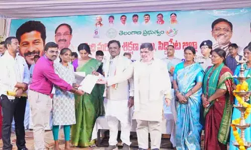 హుస్నాబాద్‌లో అభివృద్ధి సంబురం!