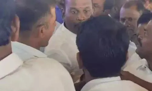 బీఆర్ఎస్ వ‌ర్సెస్ కాంగ్రెస్..సర్పంచుల మధ్య తీవ్ర వాగ్వాదం
