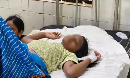 గురుకుల పాఠశాలలో ప్రమాదం.. రెండవ అంతస్తు నుంచి కింద పడిన విద్యార్థిని