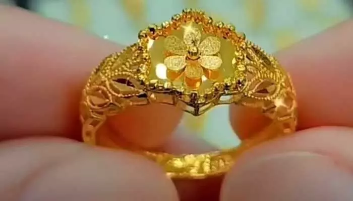 పుట్టబోయే ప్రతీ బిడ్డకు బంగారు ఉంగరం: సీఎం సంచలన ప్రకటన పుట్టబోయే ప్రతీ బిడ్డకు బంగారు ఉంగరం: సీఎం సంచలన ప్రకటన