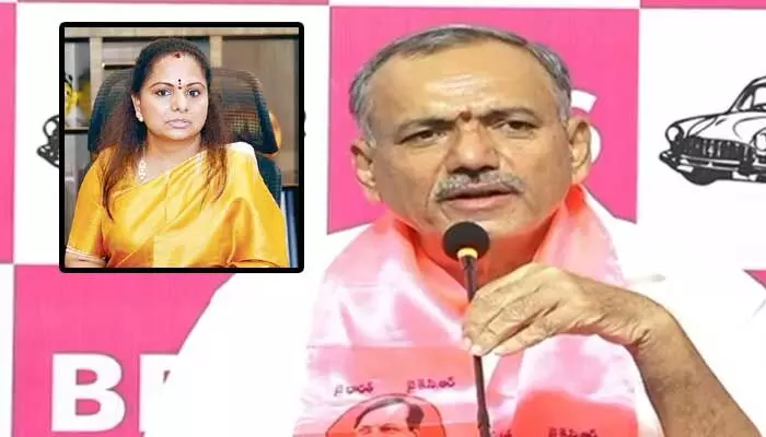 ఆమెకు టీవీల్లో కనిపించాలనే పిచ్చి.. కవితపై మాజీ ఎమ్మెల్యే గండ్ర ఫైర్ ఆమెకు టీవీల్లో కనిపించాలనే పిచ్చి.. కవితపై మాజీ ఎమ్మెల్యే గండ్ర ఫైర్
