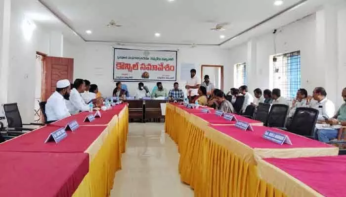 గుమ్మడిదల మున్సిపల్ చైర్మన్కు స్వపక్ష కౌన్సిలర్ల షాక్..! గుమ్మడిదల మున్సిపల్ చైర్మన్కు స్వపక్ష కౌన్సిలర్ల షాక్..!