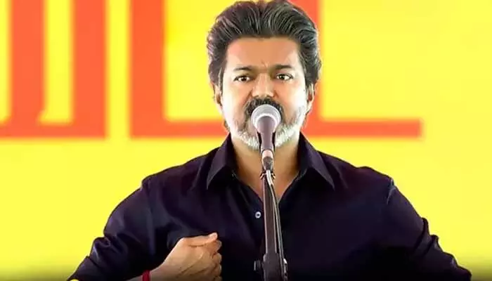 మాట నిలబెట్టుకున్న సీఎం.. తొక్కిసలాట బాధితులకు ప్రభుత్వ ఉద్యోగాలు మాట నిలబెట్టుకున్న సీఎం.. తొక్కిసలాట బాధితులకు ప్రభుత్వ ఉద్యోగాలు