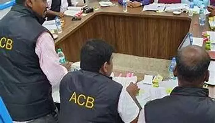 బినామీలకు ఏసీబీ ఝలక్.. బినామీలకు ఏసీబీ ఝలక్..