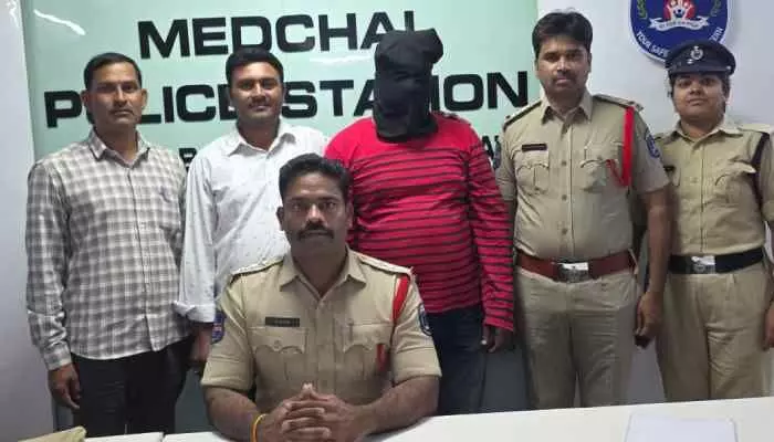 సెల్ఫోన్ చోరీ కేసు ఛేదించిన పోలీసులు సెల్ఫోన్ చోరీ కేసు ఛేదించిన పోలీసులు