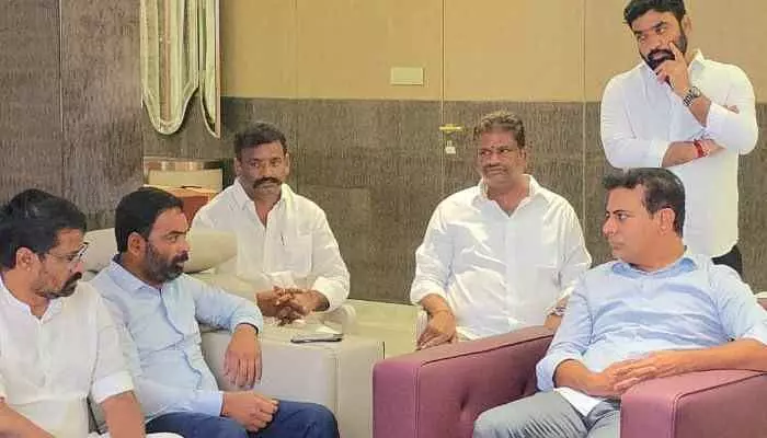 శంభీపూర్ రాజు నివాసానికి కేటీఆర్ శంభీపూర్ రాజు నివాసానికి కేటీఆర్
