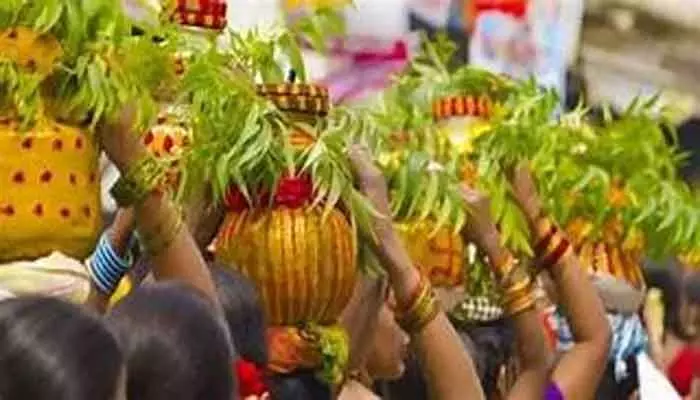 బోనాలు ఉత్సవాల నిర్వహణకు దరఖాస్తు చేసుకోవాలి బోనాలు ఉత్సవాల నిర్వహణకు దరఖాస్తు చేసుకోవాలి