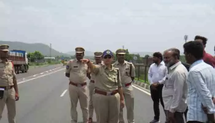 రోడ్డు ప్రమాదాల నివారణకు సమగ్ర చర్యలు తీసుకోవాలి రోడ్డు ప్రమాదాల నివారణకు సమగ్ర చర్యలు తీసుకోవాలి
