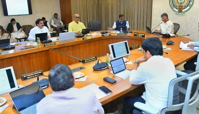 ఏపీ కేబినెట్ భేటీలో కీలక పరిణామం.. పవన్ కల్యాణ్ సహా ఐదుగురు మంత్రుల డుమ్మా ఏపీ కేబినెట్ భేటీలో కీలక పరిణామం.. పవన్ కల్యాణ్ సహా ఐదుగురు మంత్రుల డుమ్మా