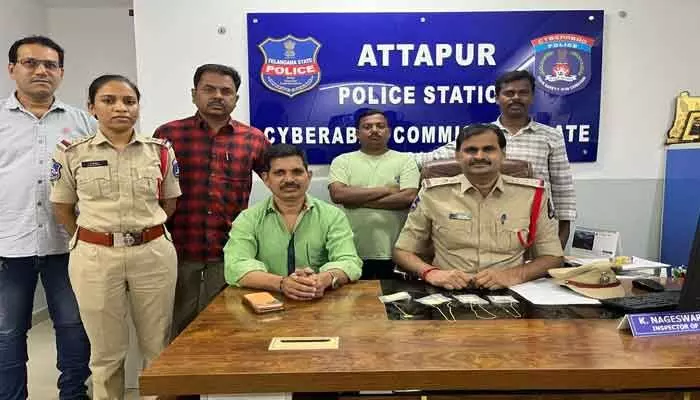 దృష్టి మరల్చి బంగారు గొలుసులను దొంగిలిస్తున్నపాత నేరస్తుడి అరెస్ట్ దృష్టి మరల్చి బంగారు గొలుసులను దొంగిలిస్తున్నపాత నేరస్తుడి అరెస్ట్