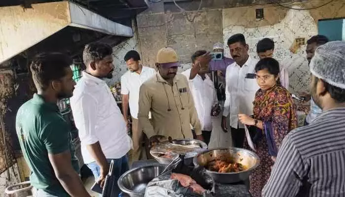 ఆహార భద్రత ప్రమాణాలు పాటించకపోతే కేసులు తప్పవు ఆహార భద్రత ప్రమాణాలు పాటించకపోతే కేసులు తప్పవు