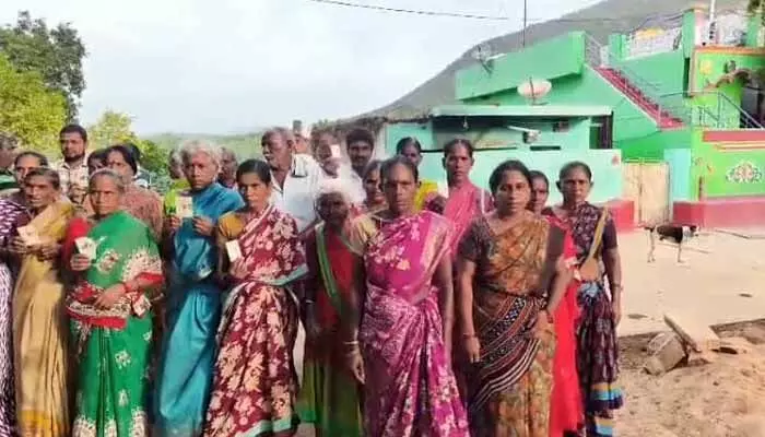 ఎస్ఐఆర్లో ఓట్లు మాయం.. వివాదంగా మారిన ప్రక్రియ ఎస్ఐఆర్లో ఓట్లు మాయం.. వివాదంగా మారిన ప్రక్రియ