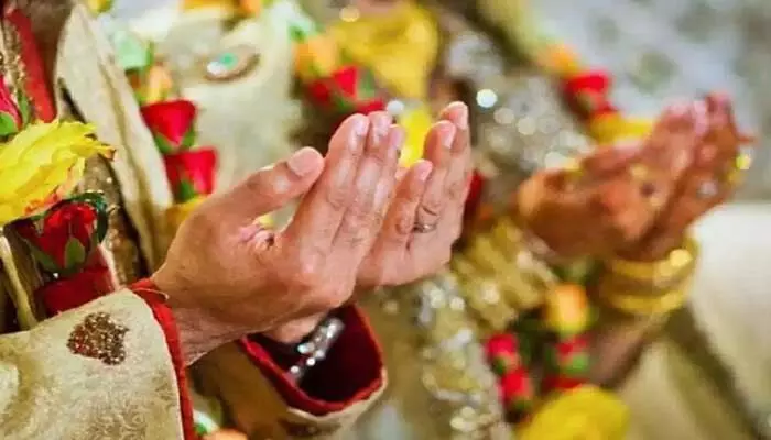ఈ పెళ్లి ఆర్భాటం కాదు.. ఆదర్శం! ఈ పెళ్లి ఆర్భాటం కాదు.. ఆదర్శం!
