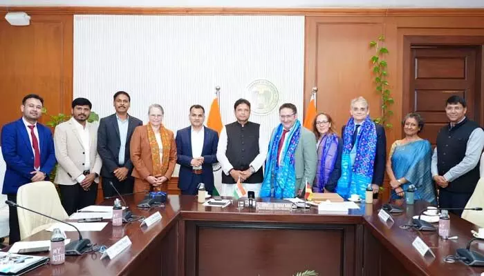 జర్మనీ ఉన్నత స్థాయి ప్రతినిధి బృందంతో మంత్రి శ్రీధర్బాబు భేటీ జర్మనీ ఉన్నత స్థాయి ప్రతినిధి బృందంతో మంత్రి శ్రీధర్బాబు భేటీ