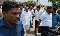 షాబాద్ ఘటన: ఎస్సై సస్పెన్షన్ షాబాద్ ఘటన: ఎస్సై సస్పెన్షన్