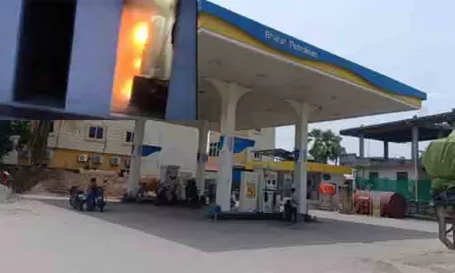 హుజురాబాద్‌లో త్రుటిలో తప్పిన భారీ ప్రమాదం