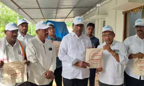 ధర్మపురిని ప్లాస్టిక్ రహితంగా తీర్చిదిద్దాలి: మంత్రి అడ్లూరి లక్ష్మణ్ కుమార్