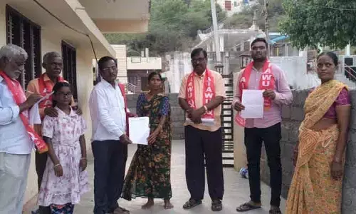 ఖైతాపురం దళితవాడలో సమస్యల పై ఇంటింటి సర్వే