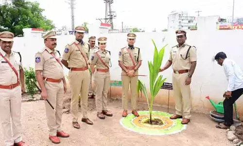ప్రజలకు మెరుగైన పోలీసింగ్ అందించాలి : డీఐజీ ఆర్. భాస్కరన్
