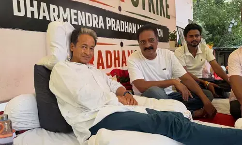 14వ రోజుకు సోనమ్ వాంగ్‌చుక్ నిరాహార దీక్ష.. నటుడు ప్రకాష్ రాజ్ మద్దతు