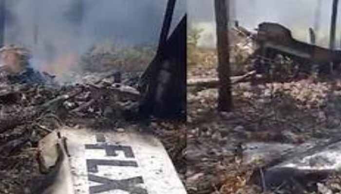 విమానం కుప్పకూలి 10 మంది మృతి