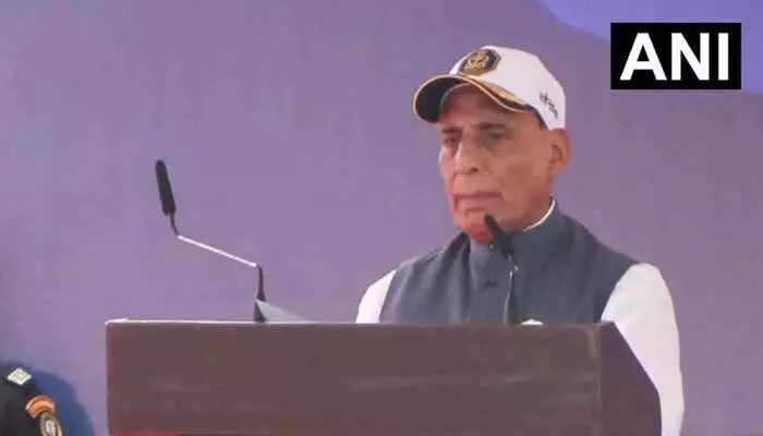 ఆంధ్రప్రదేశ్కు రక్షణ శాఖ మంత్రి రాజ్నాథ్ సింగ్ ప్రశంసలు ఆంధ్రప్రదేశ్కు రక్షణ శాఖ మంత్రి రాజ్నాథ్ సింగ్ ప్రశంసలు