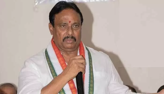 ప్రదీప్ కన్స్ట్రక్షన్కు ‘హైడ్రా’ నోటీసులు.. దానం నాగేందర్ ఆసక్తికర వ్యాఖ్యలు ప్రదీప్ కన్స్ట్రక్షన్కు ‘హైడ్రా’ నోటీసులు.. దానం నాగేందర్ ఆసక్తికర వ్యాఖ్యలు