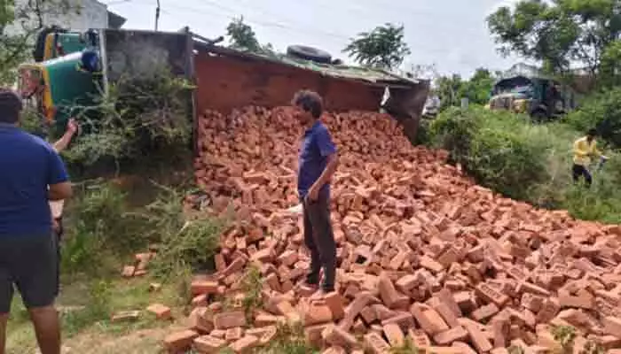 స్టీరింగ్లో సాంకేతిక లోపం స్టీరింగ్లో సాంకేతిక లోపం