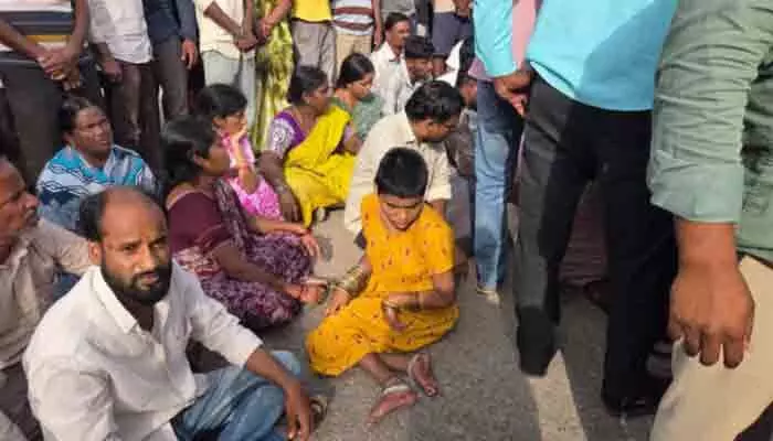 ఆరుగురి హత్యల ఘటనలో అనాథగా మిగిలిన మానసిక వికలాంగురాలు ఆరుగురి హత్యల ఘటనలో అనాథగా మిగిలిన మానసిక వికలాంగురాలు