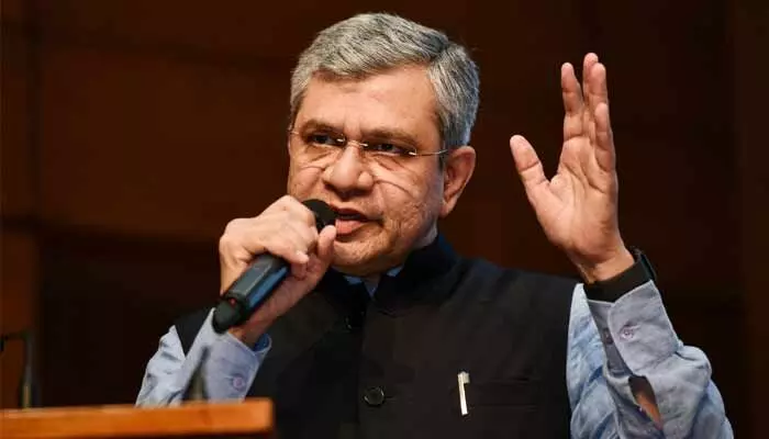 తెలంగాణకు బుల్లెట్ ట్రైన్లపై మంత్రి అశ్వినీ కుమార్ వైష్ణవ్ కీలక అప్ డేట్ తెలంగాణకు బుల్లెట్ ట్రైన్లపై మంత్రి అశ్వినీ కుమార్ వైష్ణవ్ కీలక అప్ డేట్
