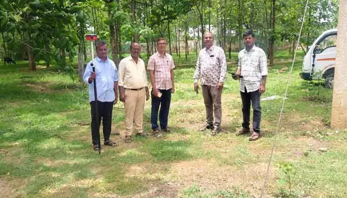 మద్నూర్ లో నూతన తహసీల్దార్ కార్యాలయానికి భూ సర్వే మద్నూర్ లో నూతన తహసీల్దార్ కార్యాలయానికి భూ సర్వే