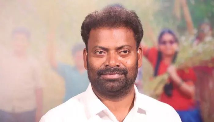 మానవీయ పాటల కవి.. మిట్టపల్లి సురేందర్ మానవీయ పాటల కవి.. మిట్టపల్లి సురేందర్